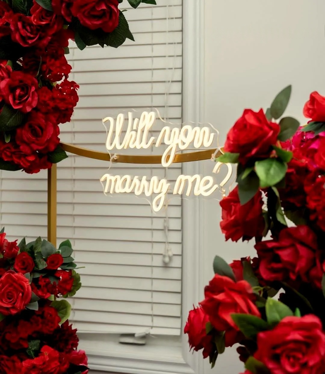 Luxury Gold Frame Red Rose Proposal Setup
