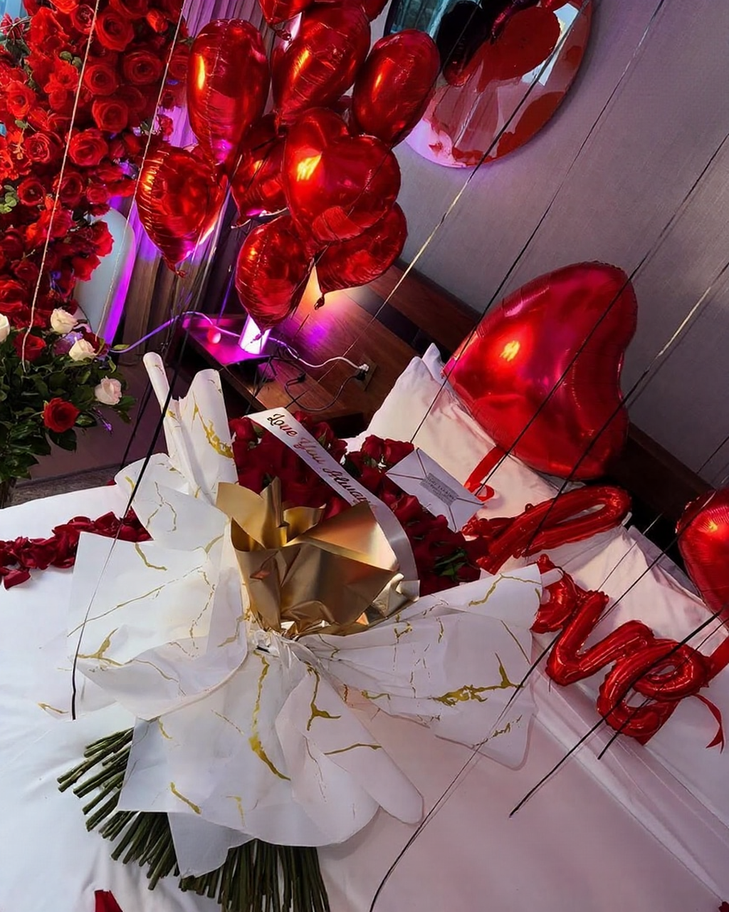 You & Me Ultimate Romantic Room Décor