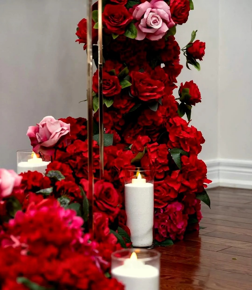 Luxury Gold Frame Red Rose Proposal Setup